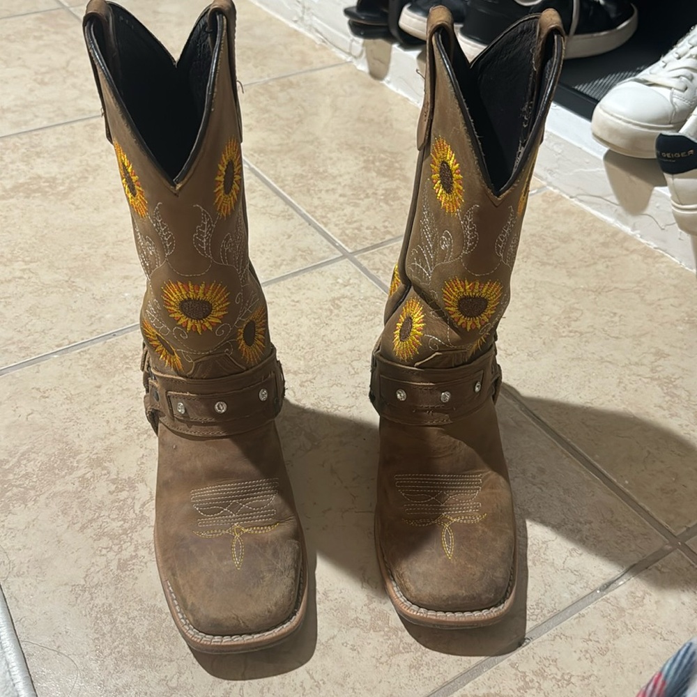 Women's floral boots